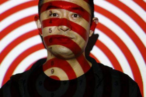 Человек-невидимка рисует картины!!! Лучшая подборка фотографий от Liu Bolin