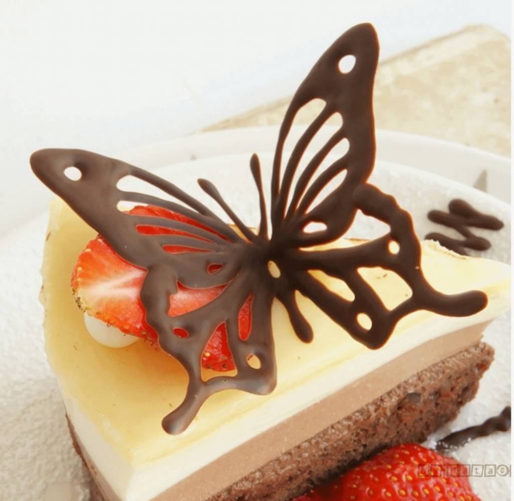 Изделия из шоколада. Украшение торта. Украшения из шоколада. Фигурки из шоколада для торта. Украшение торта шоколадными бабочками.