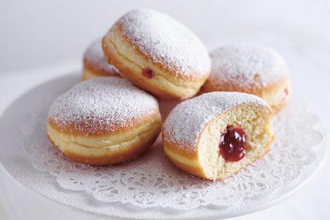 Аппетитные берлинеры с джемом. Записывайте рецепт и удивляйте гостей