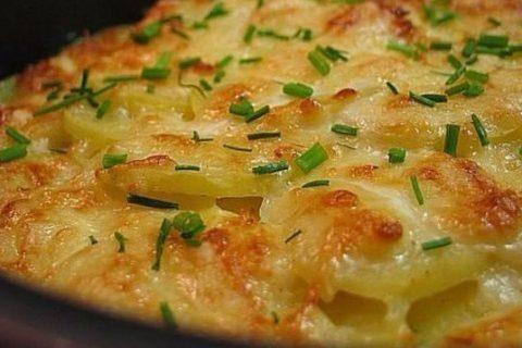 Вкусный картофель, запеченный в КЕФИРЕ под сыром!!!
