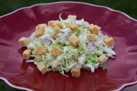 Легкий салатик из свежей капусты с курицей! Объедение!!!