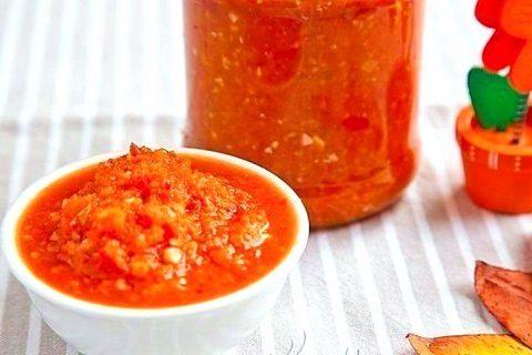 Как сделать вкусную домашнюю аджику?
