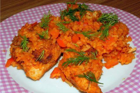 Аппетитная КУРОЧКА с рисом в томате. Отличный вариант для второго блюда