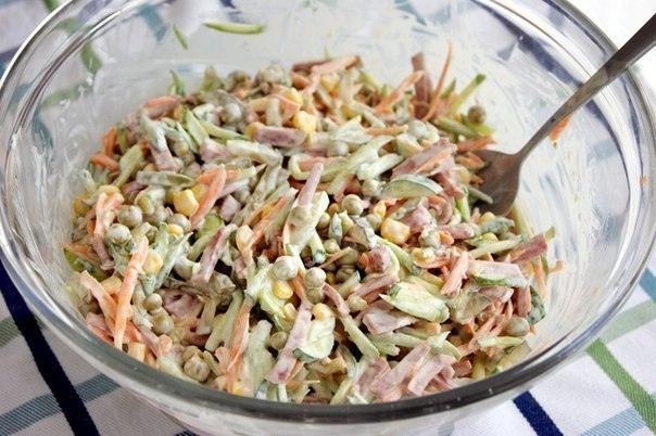 Вкусный салат, который не нужно варить! Объедение!!!