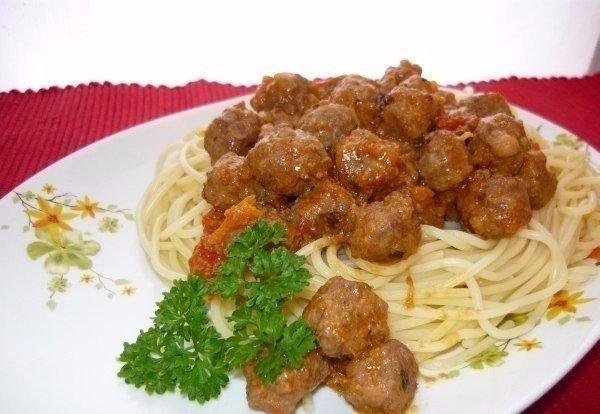 Сытные фрикадельки со спагетти. Пальчики оближешь!