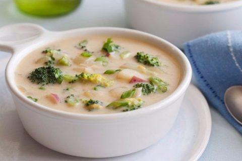 Сливочный супчик с брокколи и беконом. Пальчики оближешь!