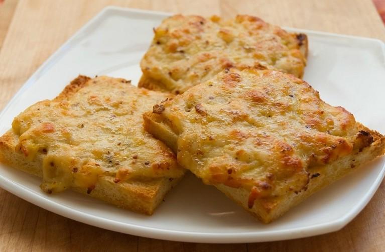 СЫРНЫЕ ГРЕНКИ — отличное дополнение завтрака. Просто и вкусно!