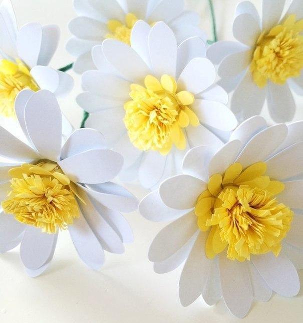 Создаем КРАСИВЫЕ РОМАШКИ из бумаги! Пошаговый мастер-класс