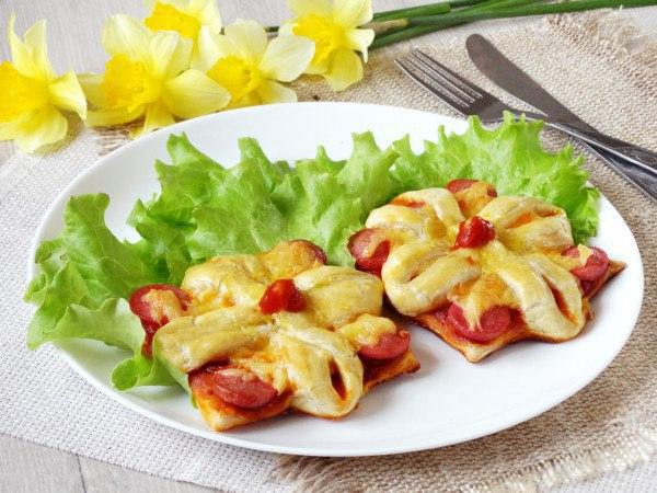 Вкусная мини-пицца по маминому рецепту. Идеально для завтрака!