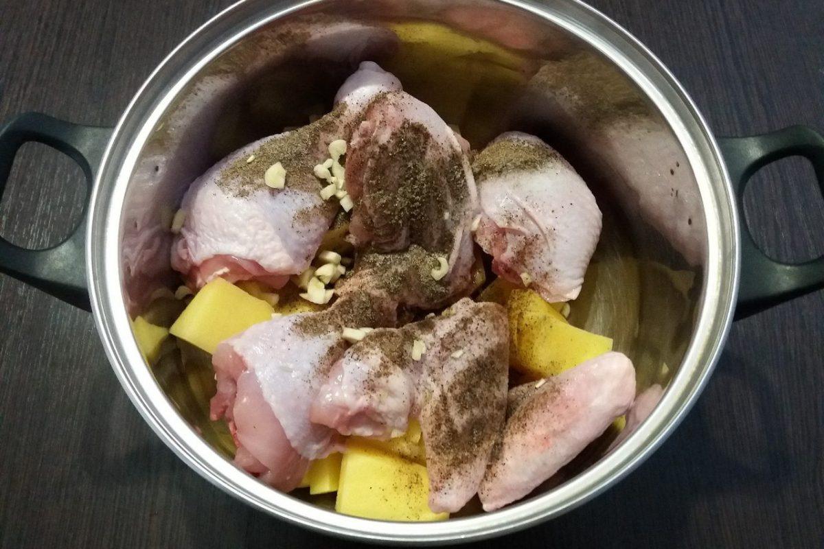 Курочка с картофелем в рукаве. Отличный ужин!!!
