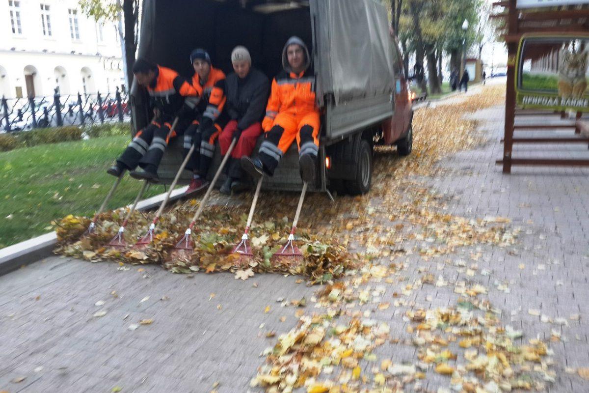 ДВОРНИКУ без чувства юмора никуда. Эти фотографии доказывают!!!