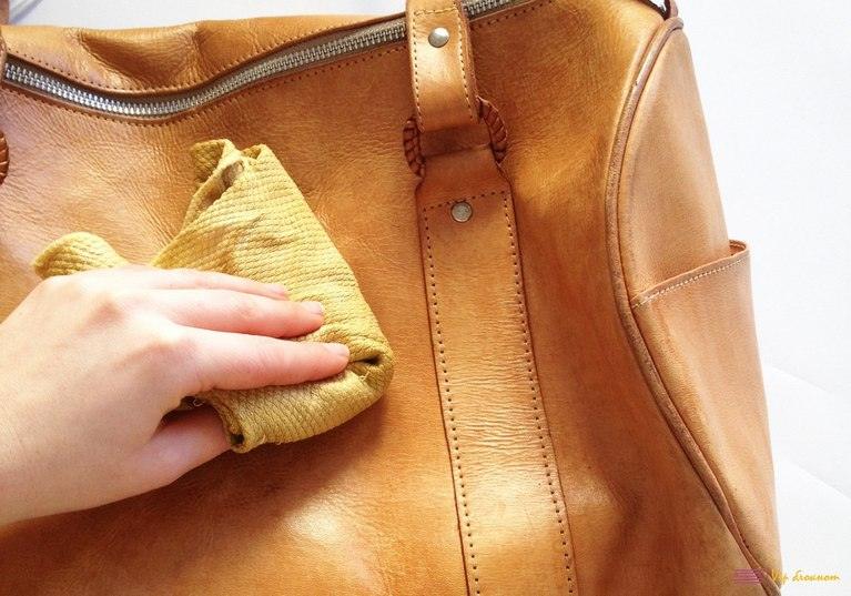 Это СРЕДСТВО очистит любые пятна с кожаных поверхностей. Обязательно берите на заметку