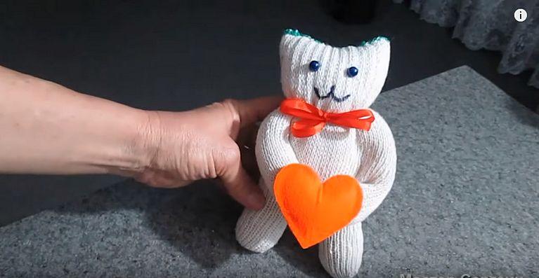 Делаем котика из перчатки: видео мастер-класс: Мастер-Классы в журнале Ярмарки Мастеров