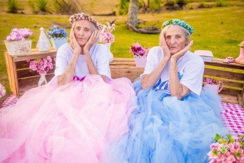 Сестры-близнецы из Бразилии отметили свой 100-ЫЙ ДЕНЬ рождения милой фотосессией