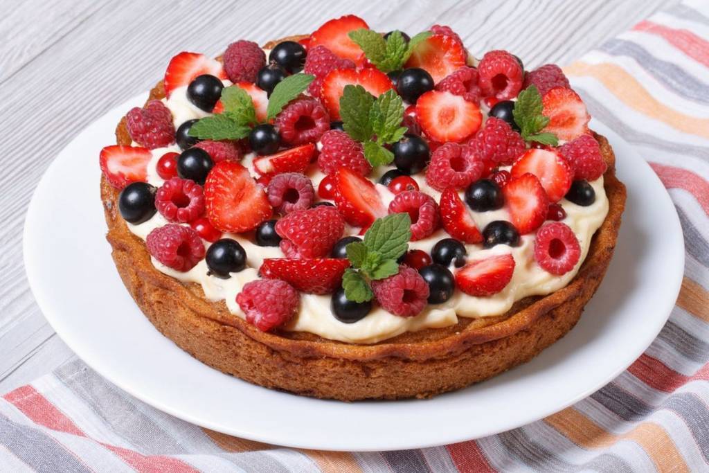 ТОП идей как украсить тортики ЯГОДАМИ. Волшебно красиво и потрясающе вкусно!!!