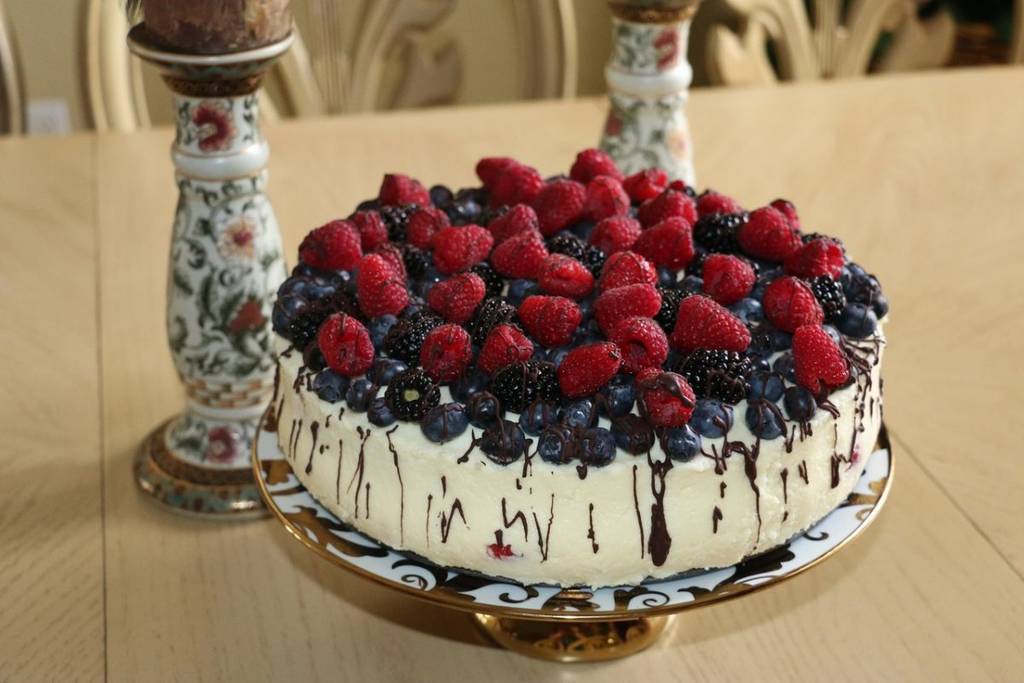 ТОП идей как украсить тортики ЯГОДАМИ. Волшебно красиво и потрясающе вкусно!!!