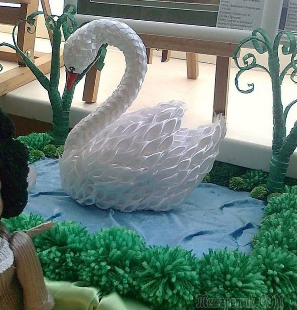 Лебеди из АТЛАСНЫХ лент, удивительно красивая и ТРУДОЕМКАЯ работа
