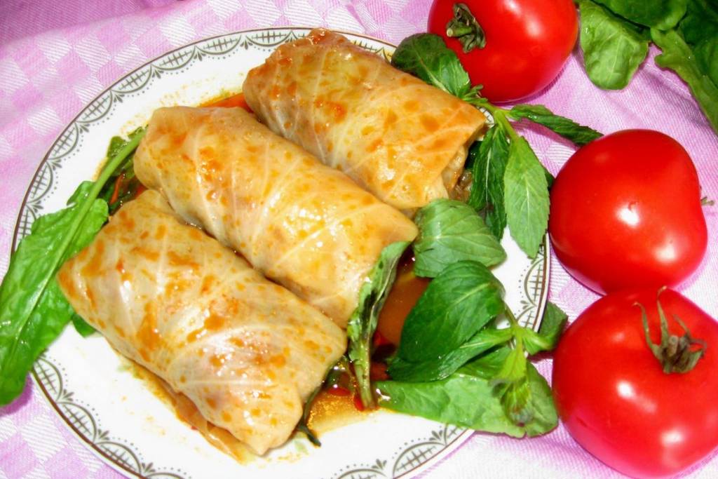 ГОЛУБЦЫ из савойской капусты с фаршем из семги.