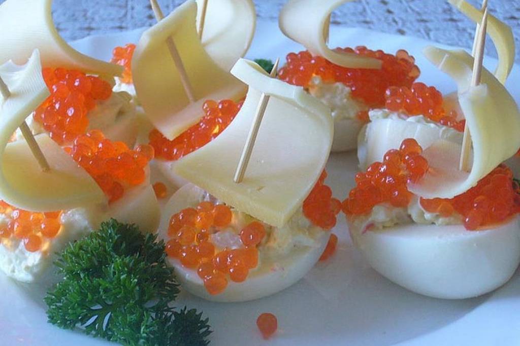 ТОП супер-идей для ПОДЧИ куриных ЯИЦ. Заберите на заметку и удивите гостей!