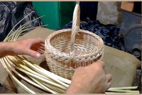 1. Круглая корзинка от начала до конца.  Плетение донышка