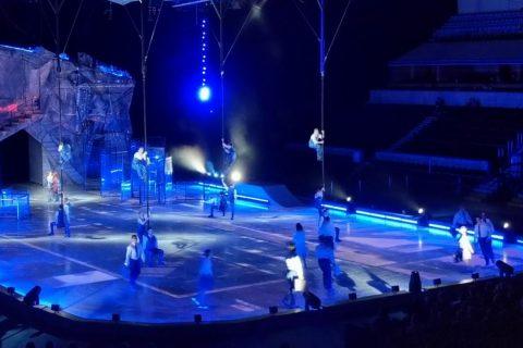 «Crystal» — первое ледовое шоу Cirque du Soleil премьера которого состоялась в Лужниках.
