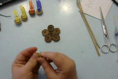 Цветок. Часть 7. Плетение елочных игрушек из газетных трубочек. Запись интенсива.