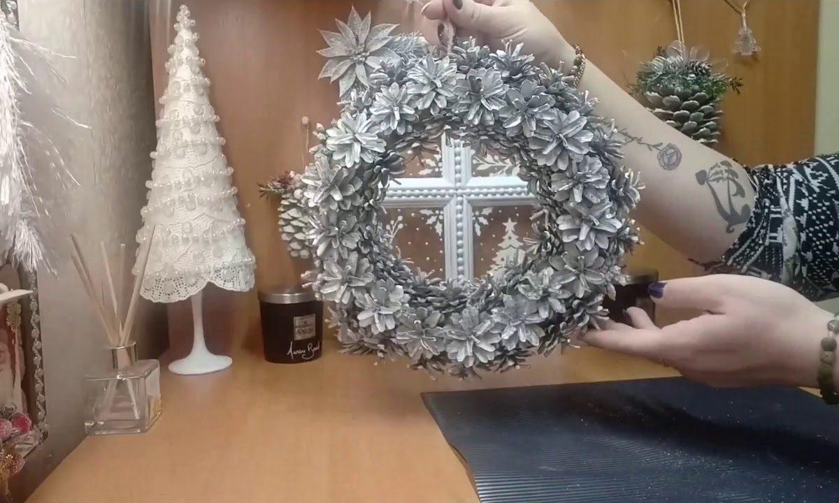 Новогодний венок из шишек/Christmas wreath of cones