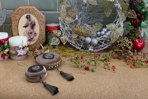 Ёлочные игрушки из старого платья. Винтажный шик ?