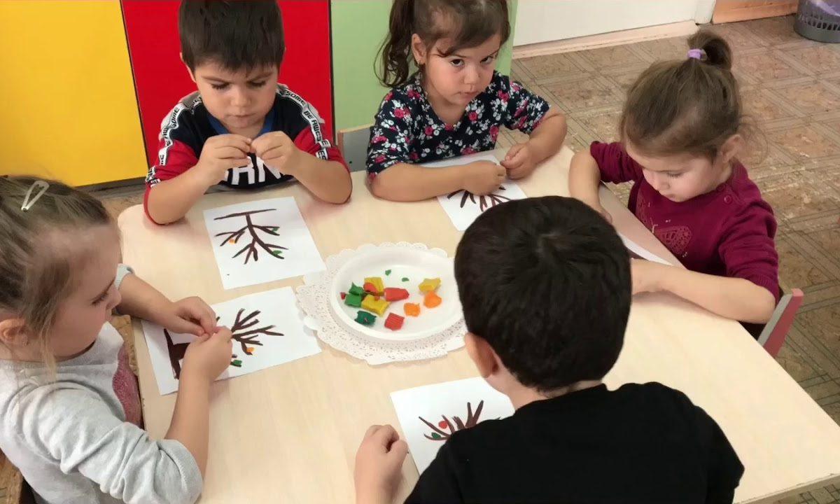 Занятие в Средней группе «Гномики»