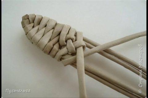 Плетение из газетных трубочек  Ящерица  Мастер класс