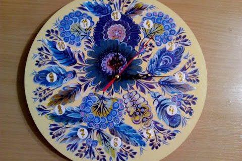 Петриківський розпис годинника з декупажем і дощечка