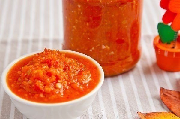 Как сделать вкусную домашнюю аджику?