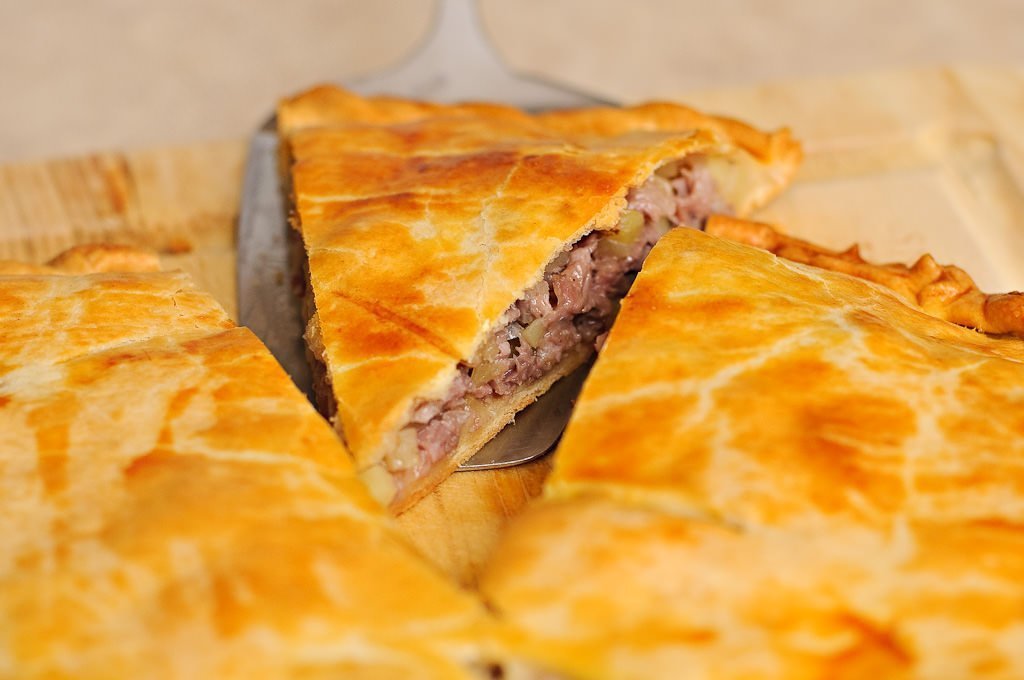 Сытный быстрый пирог с мясом!!! На заметку хозяюшке!