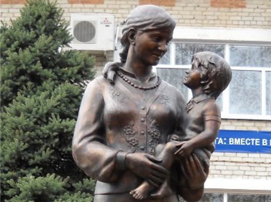 20 красивых памятников из разных городов, посвященные нашим мамам. Потрясающе мило!!!